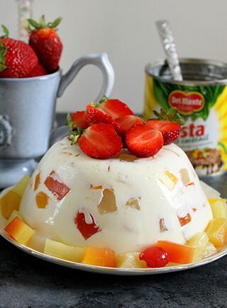 FRUIT COCKTAIL PANNA COTTA